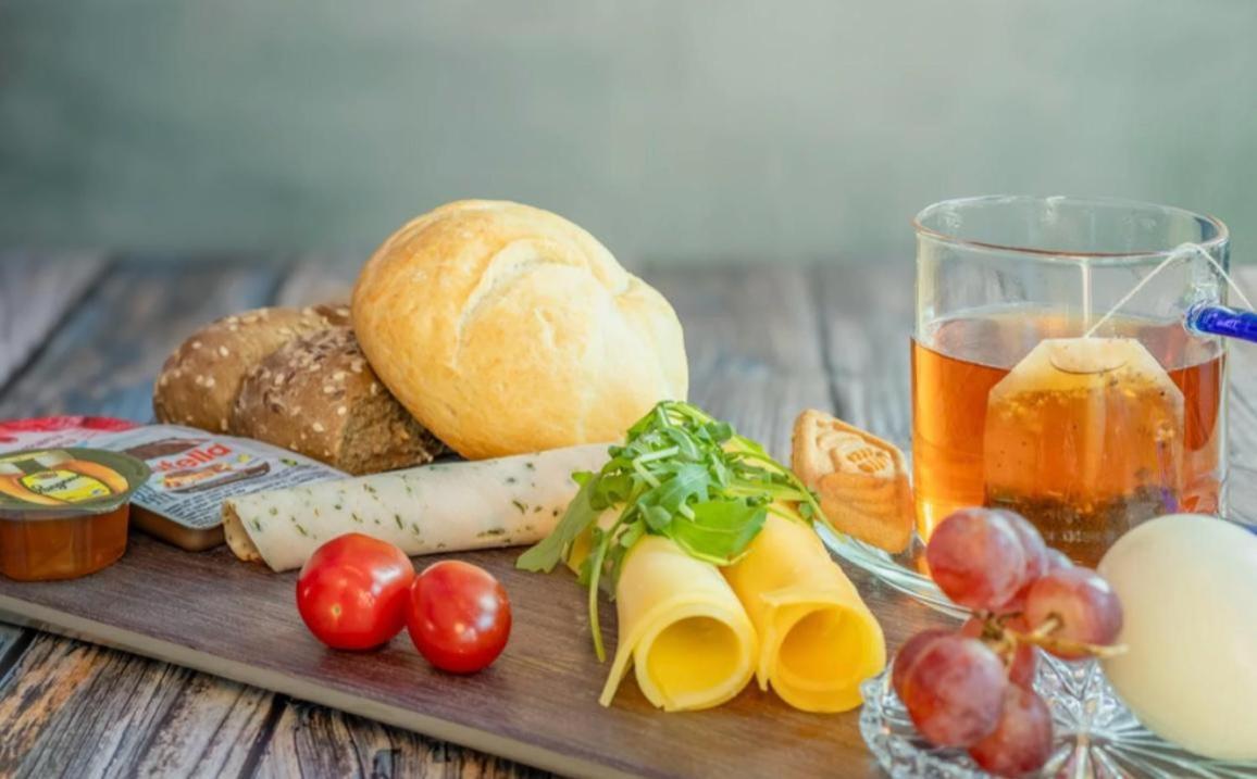Unieke Bed En Breakfast Met Historisch Verhaal In Ferwert Ferwerd 외부 사진